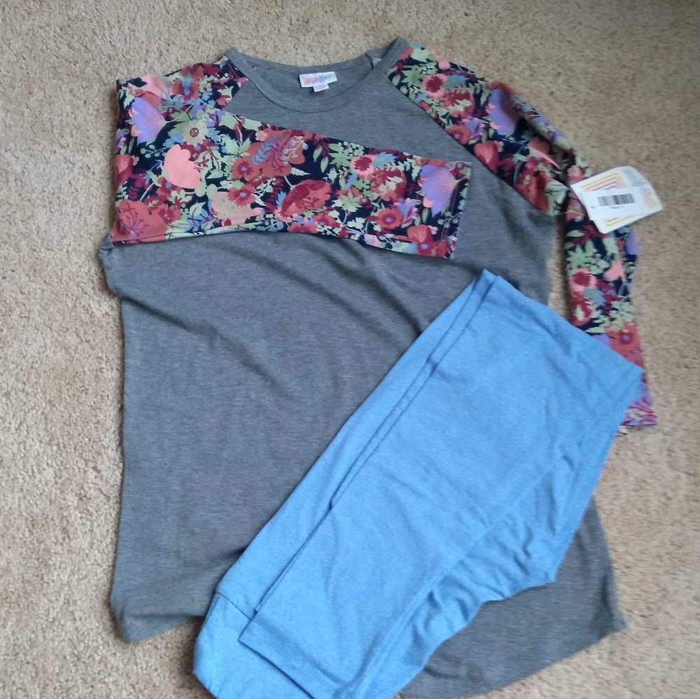 LulaRoe Randy tee-coral pink floral solid grey S
